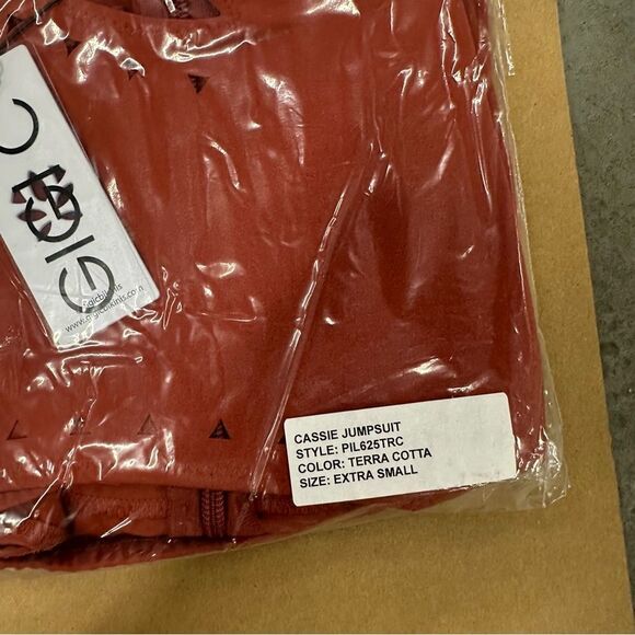 New Gigi C Cassie One Shoulder Cutout Jumpsuit Catsuit Terracotta XS - Picture 5 of 5